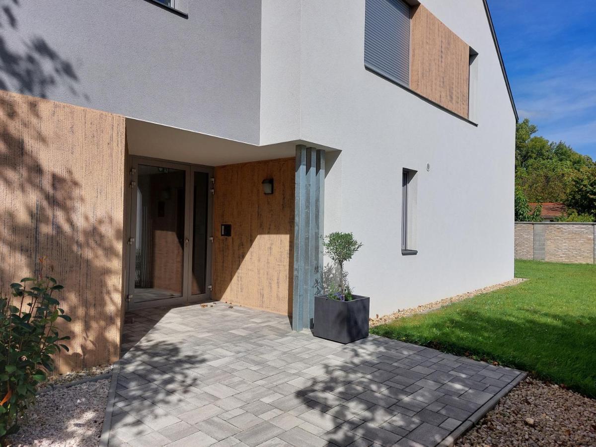Linden Apartman 104 - Adults Only Mosonmagyaróvár Exteriér fotografie